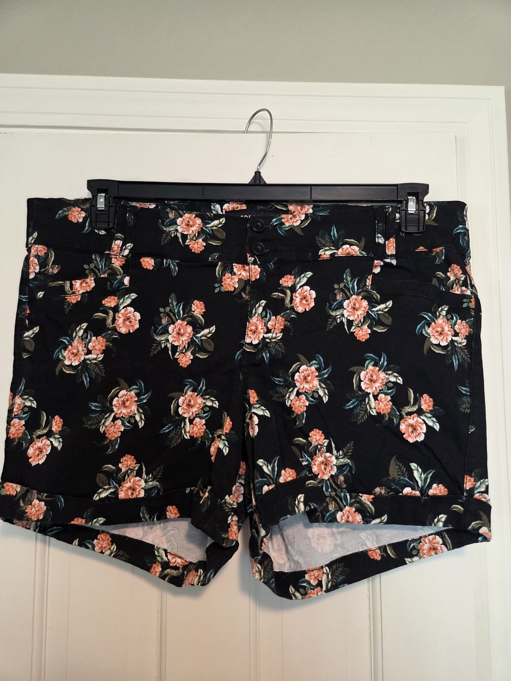 torrid Floral tropical Print Black Women's shorts size 20